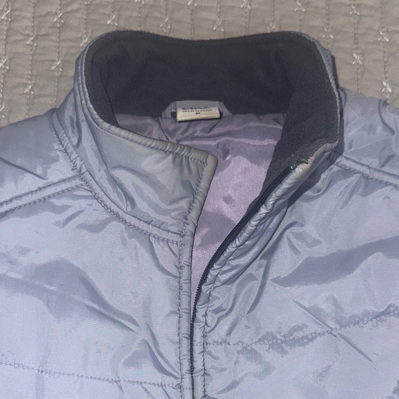 ALO Yoga Silver Puffer Vest - Picture 3 of 9